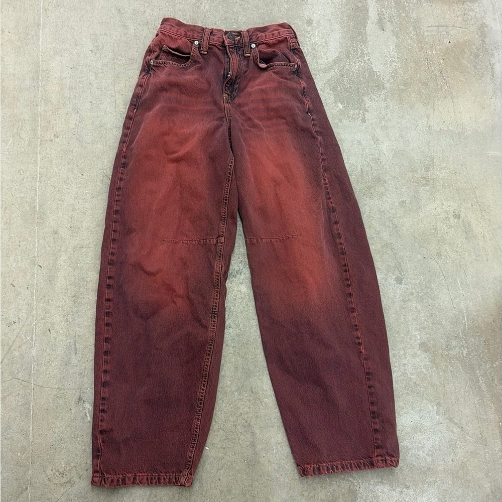 BDG Urban Outfitters barrel Red‎ Denim jeans buckle back